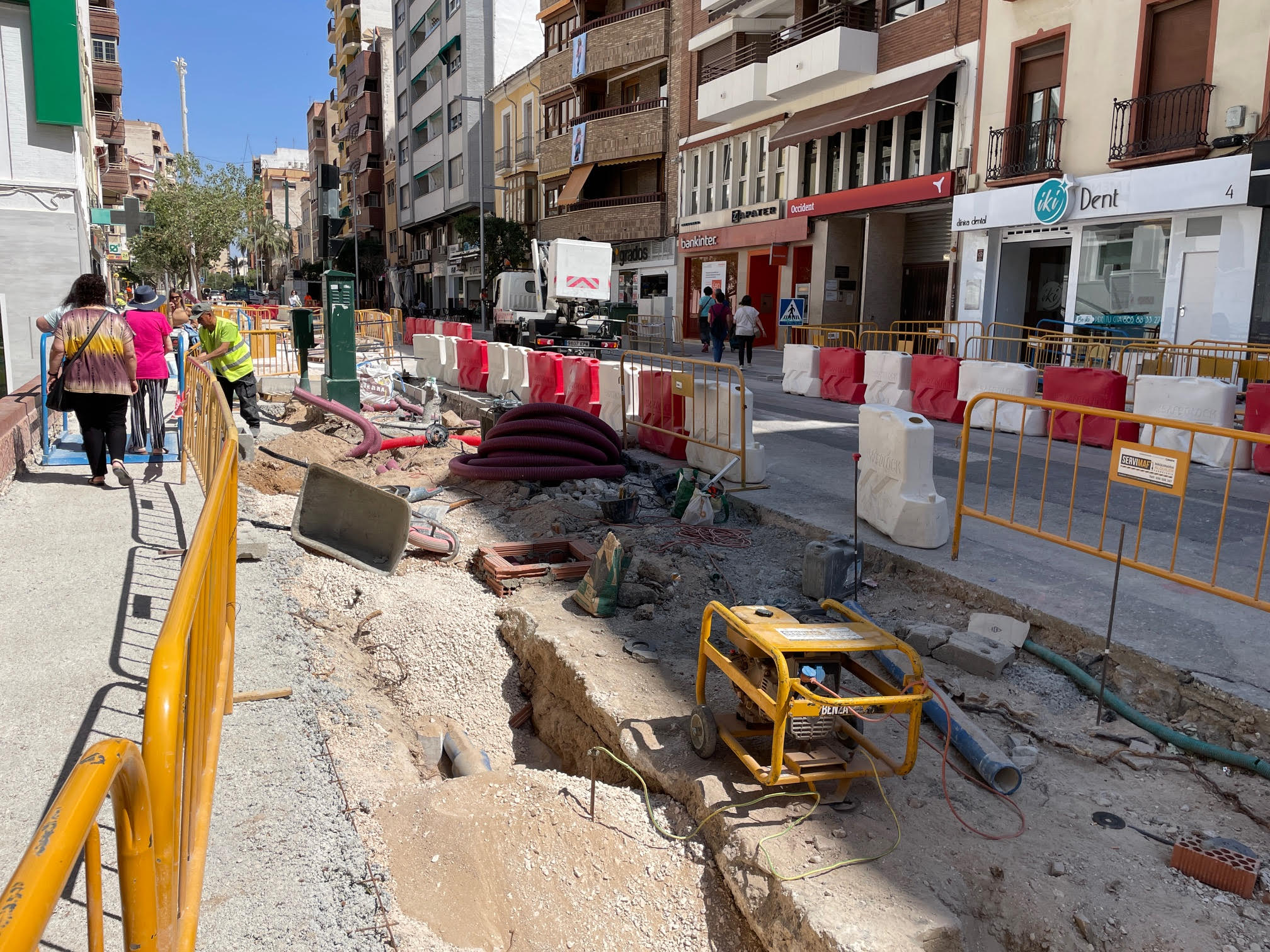 El final de las obras de la Avenida Constitución obliga a cortar el