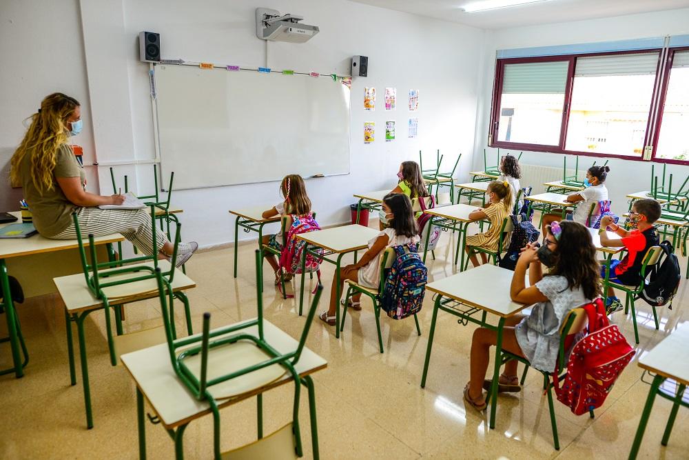 El 98,8% de los grupos de alumnos concluye sin incidencias la primera semana de clases de 2021